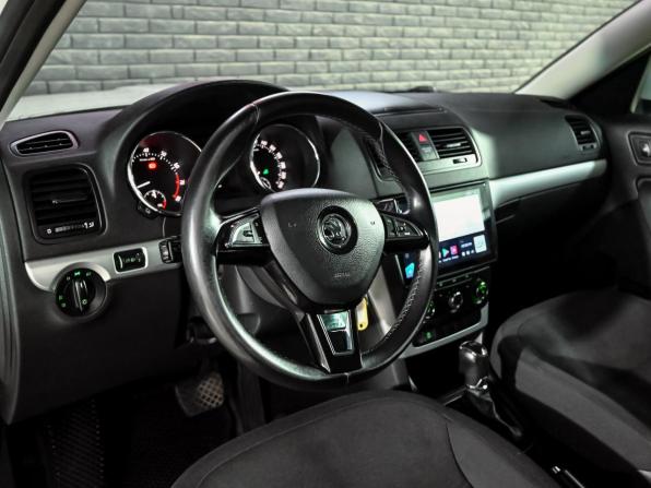 Skoda Yeti I Рестайлинг с пробегом 2014 года, цена 1 200 000 рублей, 181297 км, внедорожник, Автокод Объявления