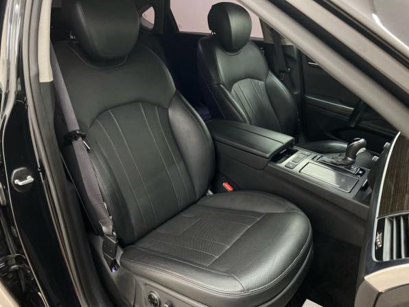 Hyundai Genesis II с пробегом 2015 года, цена 1 980 000 рублей, 188763 км, седан, Автокод Объявления