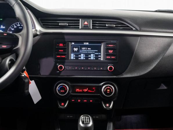 Kia Rio IV Рестайлинг с пробегом 2021 года, цена 1 199 500 рублей, 160096 км, хэтчбек, Автокод Объявления