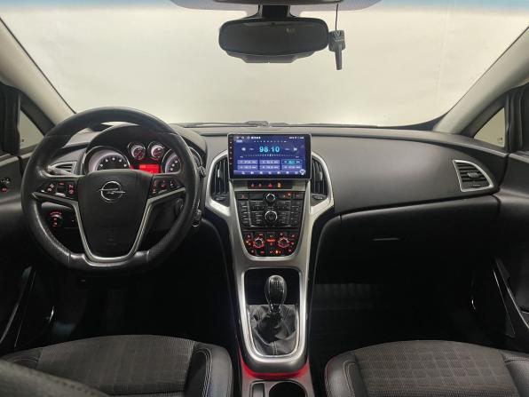 Opel Astra J Рестайлинг с пробегом 2013 года, цена 690 000 рублей, 276386 км, хэтчбек, Автокод Объявления