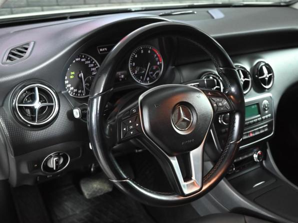 Mercedes-Benz A-Класс III (W176) с пробегом 2013 года, цена 1 370 000 рублей, 130265 км, хэтчбек, Автокод Объявления