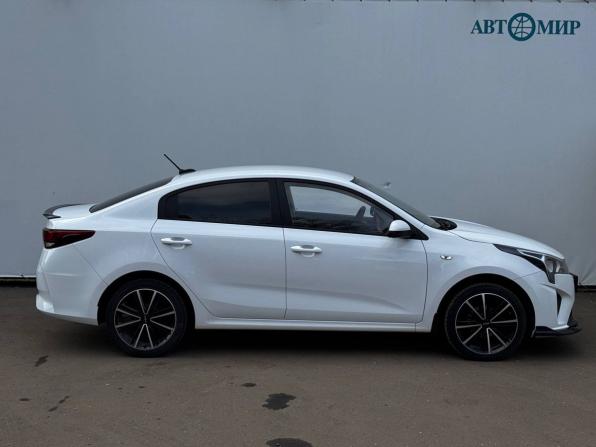 Kia Rio IV Рестайлинг с пробегом 2021 года, цена 1 858 000 рублей, 40358 км, седан, Автокод Объявления