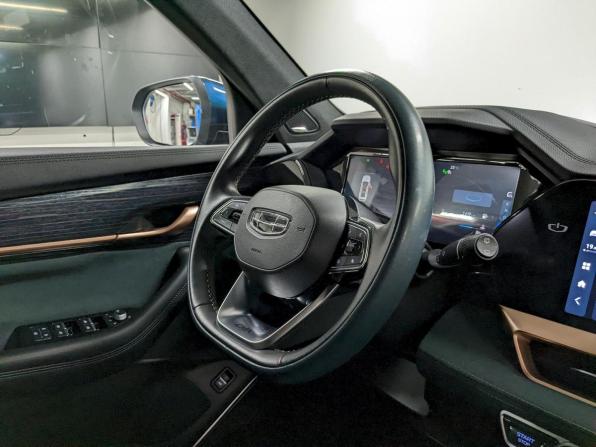 Geely Monjaro I с пробегом 2023 года, цена 2 490 000 рублей, 117130 км, внедорожник, Автокод Объявления