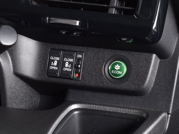 Honda Stepwgn V Рестайлинг с пробегом 2021 года, цена 2 794 995 рублей, 43534 км, минивэн, Автокод Объявления