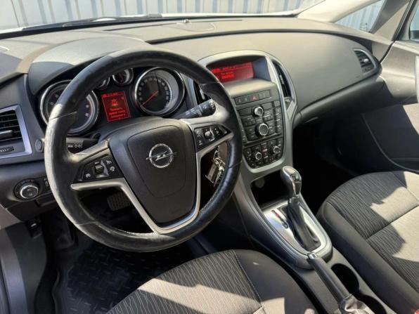 Opel Astra J Рестайлинг с пробегом 2014 года, цена 775 000 рублей, 109113 км, хэтчбек, Автокод Объявления