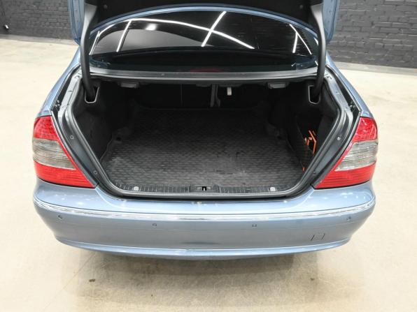 Mercedes-Benz E-Класс III (W211 S211) Рестайлинг с пробегом 2006 года, цена 1 310 000 рублей, 219733 км, седан, Автокод Объявления