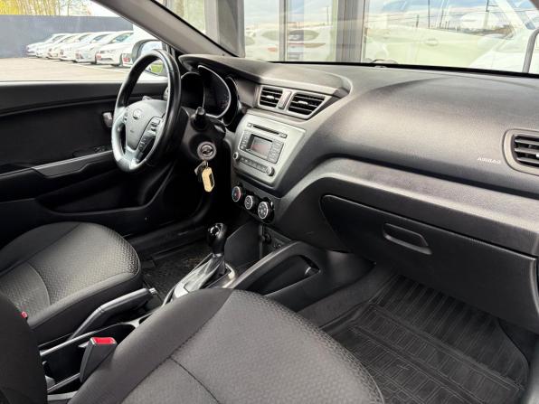 Kia Rio III Рестайлинг с пробегом 2017 года, цена 1 100 000 рублей, 142710 км, хэтчбек, Автокод Объявления
