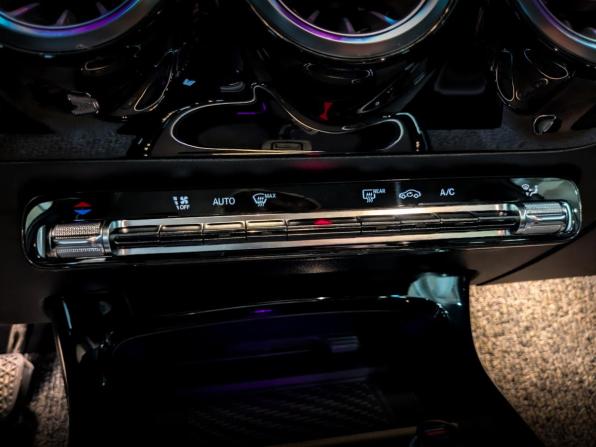 Mercedes-Benz A-Класс IV (W177) с пробегом 2019 года, цена 2 590 000 рублей, 86606 км, седан, Автокод Объявления