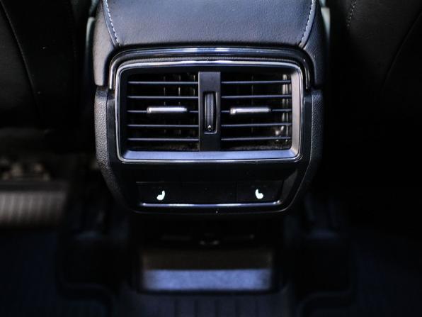 Skoda Karoq I с пробегом 2022 года, цена 2 821 000 рублей, 47176 км, внедорожник, Автокод Объявления