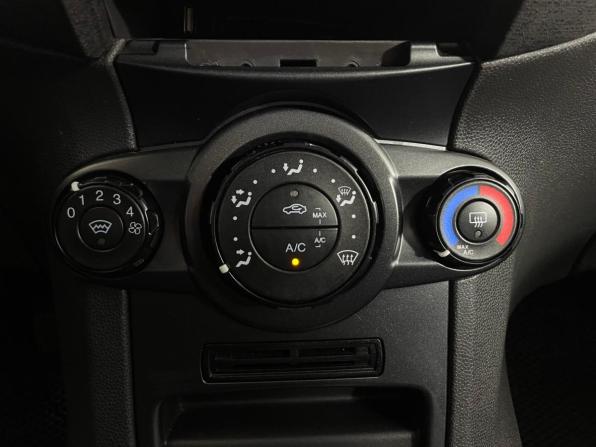 Ford Fiesta Mk6 Рестайлинг с пробегом 2016 года, цена 735 000 рублей, 152200 км, седан, Автокод Объявления