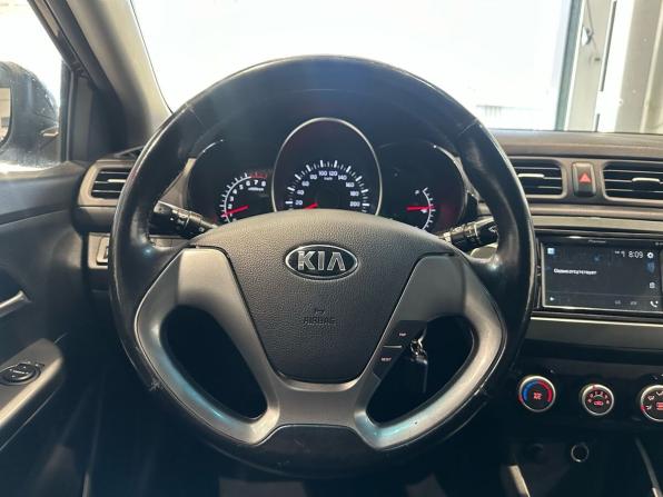 Kia Rio III Рестайлинг с пробегом 2015 года, цена 945 000 рублей, 100802 км, седан, Автокод Объявления