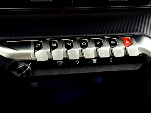 Peugeot 5008 II Рестайлинг с пробегом 2021 года, цена 3 165 000 рублей, 8200 км, внедорожник, Автокод Объявления