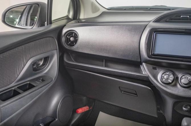 Toyota Vitz III (XP130) Рестайлинг 2 с пробегом 2017 года, цена 1 059 000 рублей, 105000 км, хэтчбек, Автокод Объявления