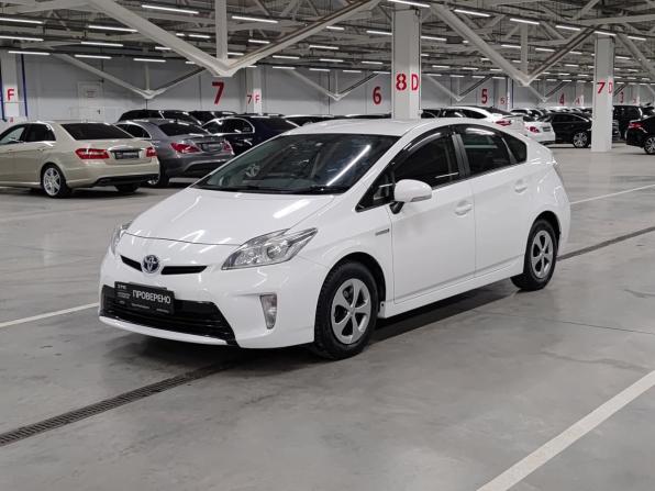 Toyota Prius III Рестайлинг (XW30) с пробегом 2015 года, цена 1 280 000 рублей, 114561 км, лифтбек, Автокод Объявления