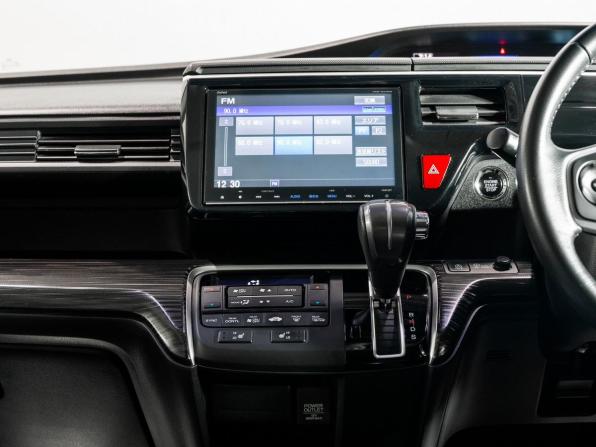 Honda Stepwgn V с пробегом 2016 года, цена 1 890 000 рублей, 131375 км, минивэн, Автокод Объявления