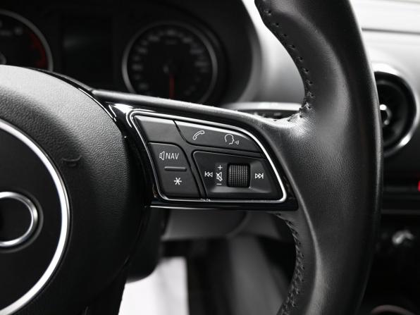 Audi A3 III (8V) Рестайлинг с пробегом 2019 года, цена 2 295 000 рублей, 63762 км, седан, Автокод Объявления