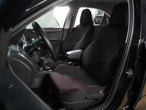 Skoda Rapid I с пробегом 2015 года, цена 1 119 000 рублей, 186265 км, лифтбек, Автокод Объявления
