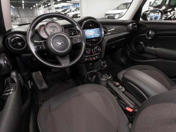 Mini Hatch III (F55/F56) Рестайлинг 2 с пробегом 2021 года, цена 2 500 000 рублей, 56427 км, хэтчбек, Автокод Объявления