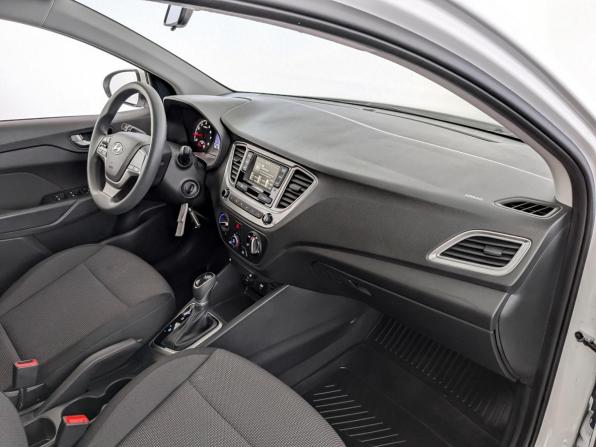 Hyundai Solaris II Рестайлинг с пробегом 2022 года, цена 1 570 000 рублей, 56952 км, седан, Автокод Объявления