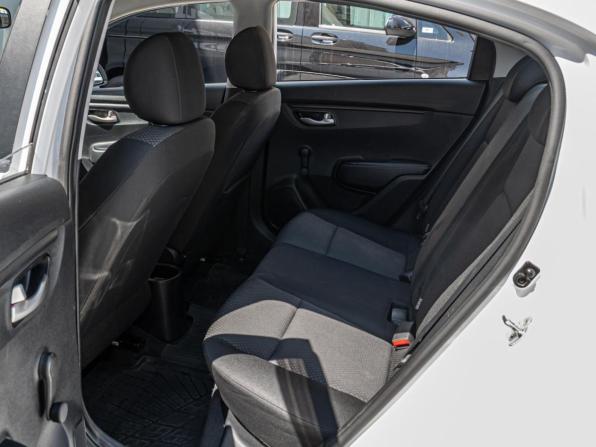 Kia Rio IV Рестайлинг с пробегом 2021 года, цена 1 340 000 рублей, 170500 км, седан, Автокод Объявления