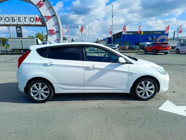 Hyundai Solaris I Рестайлинг с пробегом 2014 года, цена 799 995 рублей, 121333 км, хэтчбек, Автокод Объявления