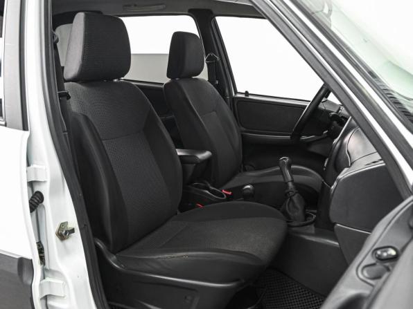 Chevrolet Niva I Рестайлинг с пробегом 2018 года, цена 899 000 рублей, 160090 км, внедорожник, Автокод Объявления
