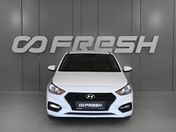 Hyundai Solaris II с пробегом 2017 года, цена 1 329 000 рублей, 180579 км, седан, Автокод Объявления
