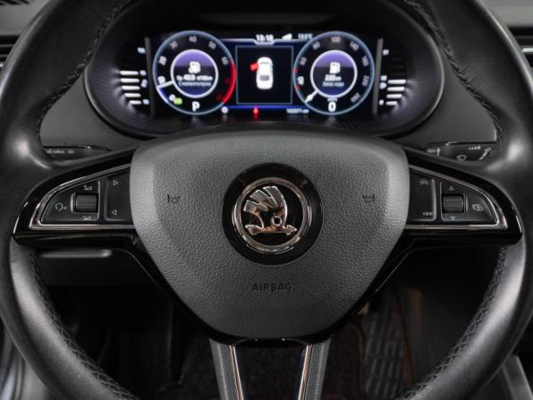 Skoda Octavia III (A7) Рестайлинг с пробегом 2020 года, цена 2 675 000 рублей, 102071 км, лифтбек, Автокод Объявления