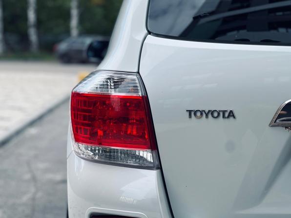 Toyota Highlander II (XU40) Рестайлинг с пробегом 2011 года, цена 1 890 000 рублей, 282110 км, внедорожник, Автокод Объявления