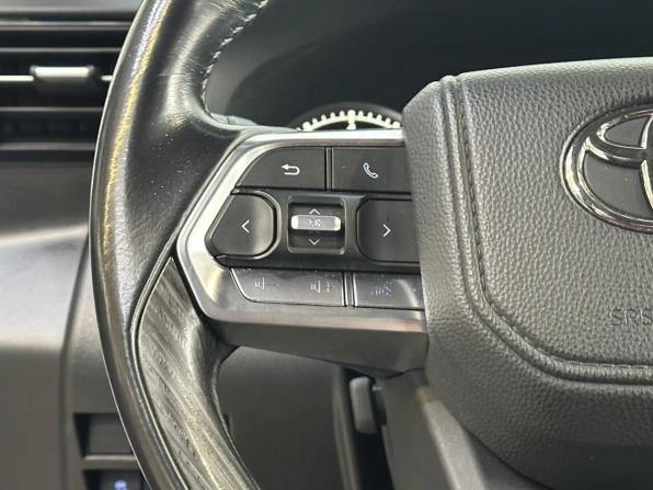 Toyota Land Cruiser 300 Series с пробегом 2022 года, цена 11 490 000 рублей, 15649 км, внедорожник, Автокод Объявления