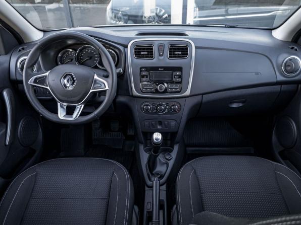 Renault Logan II Рестайлинг с пробегом 2022 года, цена 1 050 000 рублей, 89125 км, седан, Автокод Объявления