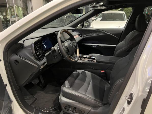 Lexus RX V с пробегом 2025 года, цена 11 941 000 рублей, 22 км, внедорожник, Автокод Объявления