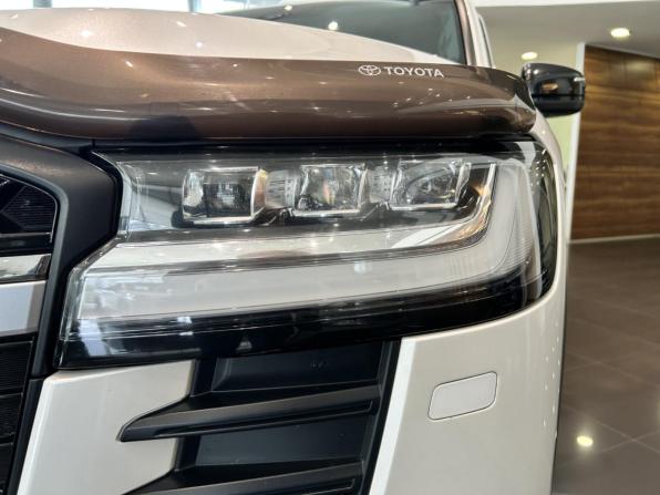 Toyota Land Cruiser 300 Series с пробегом 2022 года, цена 10 979 000 рублей, 51016 км, внедорожник, Автокод Объявления