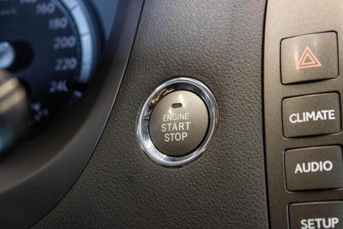 Lexus ES V Рестайлинг с пробегом 2010 года, цена 1 379 000 рублей, 221915 км, седан, Автокод Объявления