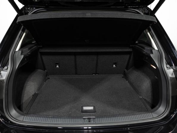 Volkswagen Tiguan II с пробегом 2018 года, цена 2 199 700 рублей, 209844 км, внедорожник, Автокод Объявления