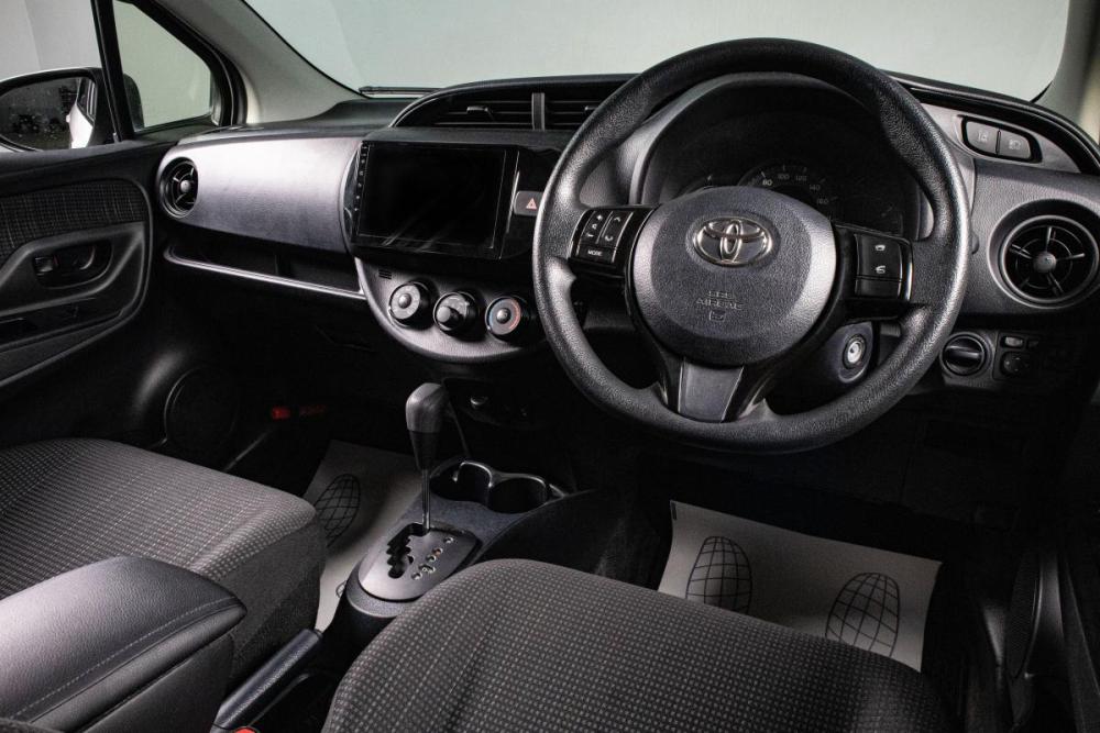 Toyota Vitz III (XP130) Рестайлинг 2 Сургут  - изображение 12