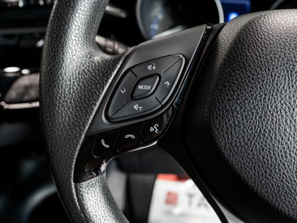 Toyota C-HR I с пробегом 2019 года, цена 1 900 000 рублей, 83000 км, внедорожник, Автокод Объявления