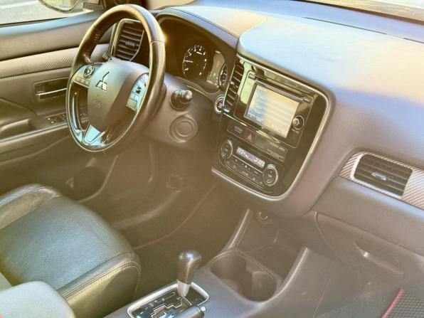 Mitsubishi Outlander III Рестайлинг 2 с пробегом 2015 года, цена 1 765 000 рублей, 125879 км, внедорожник, Автокод Объявления