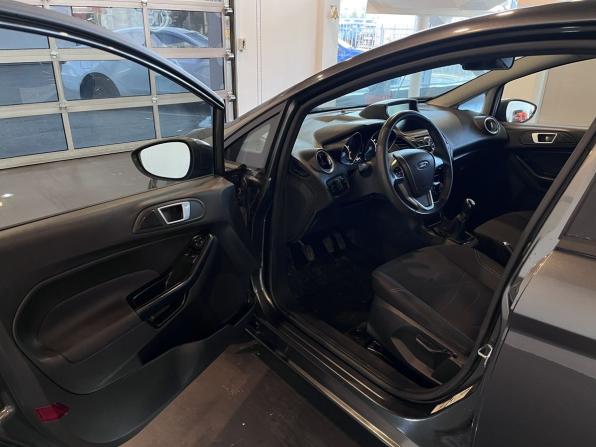 Ford Fiesta Mk6 Рестайлинг с пробегом 2016 года, цена 760 000 рублей, 180475 км, седан, Автокод Объявления