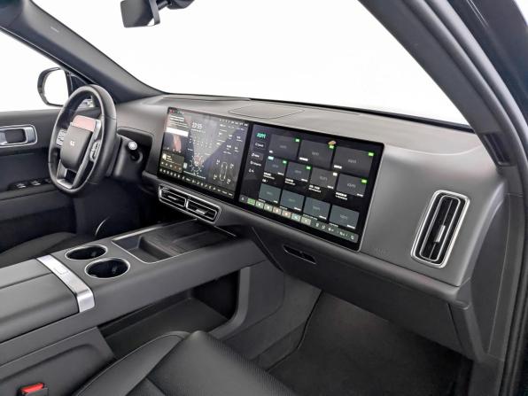 Li Auto (Lixiang) L9 I Рестайлинг с пробегом 2024 года, цена 7 463 000 рублей, 31720 км, внедорожник, Автокод Объявления