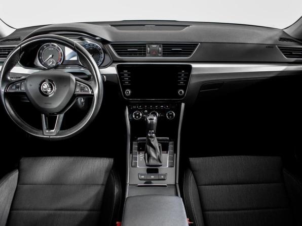 Skoda Superb III с пробегом 2018 года, цена 1 980 000 рублей, 92984 км, лифтбек, Автокод Объявления