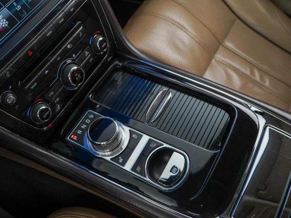 Jaguar XJ IV (X351) с пробегом 2013 года, цена 1 599 000 рублей, 235333 км, седан, Автокод Объявления