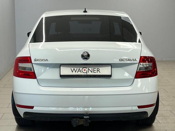Skoda Octavia III (A7) Рестайлинг с пробегом 2017 года, цена 1 275 000 рублей, 189262 км, лифтбек, Автокод Объявления