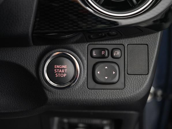 Toyota Vitz III (XP130) Рестайлинг 2 с пробегом 2019 года, цена 1 035 500 рублей, 38850 км, хэтчбек, Автокод Объявления