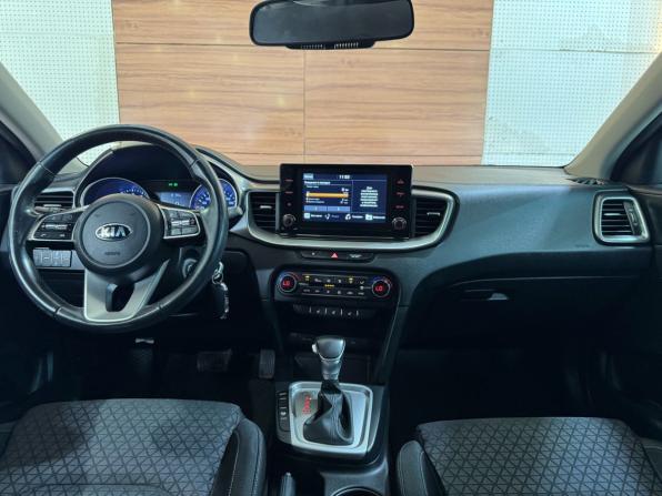 Kia Ceed III Рестайлинг с пробегом 2021 года, цена 2 039 900 рублей, 101842 км, универсал, Автокод Объявления