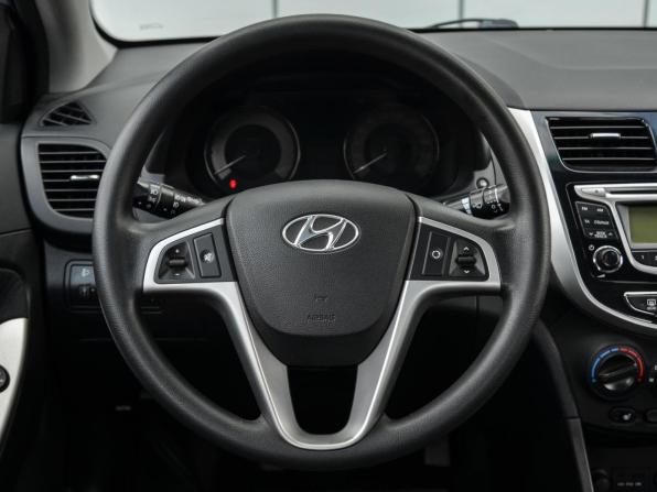 Hyundai Solaris I с пробегом 2014 года, цена 990 000 рублей, 36360 км, седан, Автокод Объявления