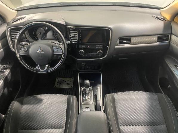 Mitsubishi Outlander III Рестайлинг 2 с пробегом 2017 года, цена 1 949 800 рублей, 108000 км, внедорожник, Автокод Объявления