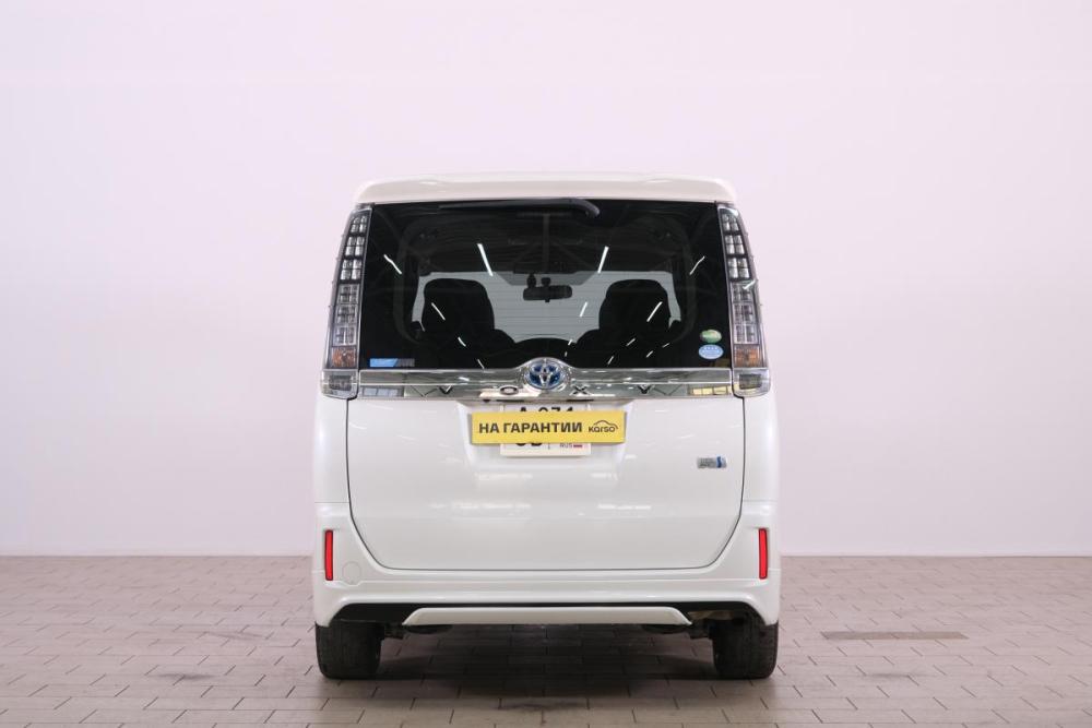Toyota Voxy III (R80) Омск  - изображение 6