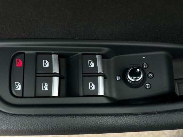 Audi A4 V (B9) с пробегом 2018 года, цена 2 290 000 рублей, 99513 км, седан, Автокод Объявления