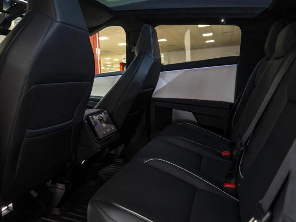 Tesla Cybertruck с пробегом 2024 года, цена 18 400 000 рублей, 455 км, offers.body_type.unknown, Автокод Объявления